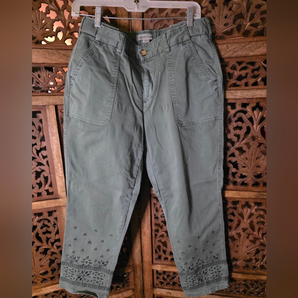 🌟 Coldwater Creek Sage Green Capris with Floral Hem